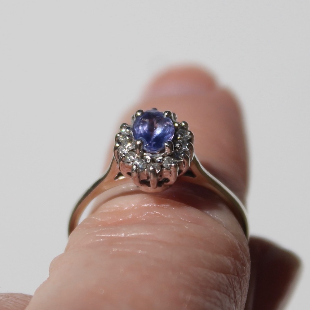 14k white gold tanzanite and pave diamond ring size 5